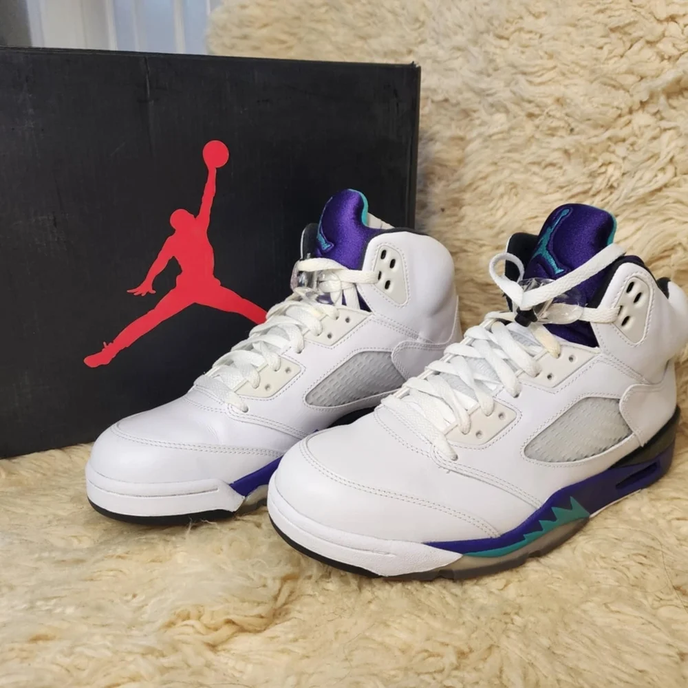 Jordan Sneakers with White and Teal Accents‎